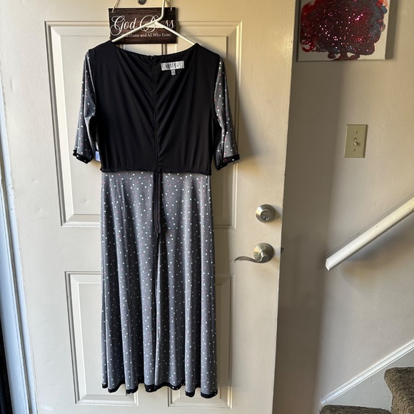 Women Beautiful Black/Red/White Polka Dot Dress Size 4. - Picture 10 of 12